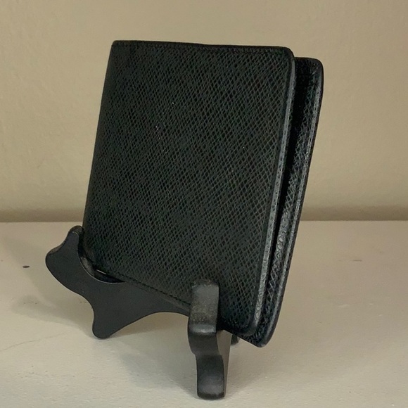 Louis Vuitton Taiga Bifold Wallet in Black Grained Leather (4.5" x 3.5") - Picture 2 of 11